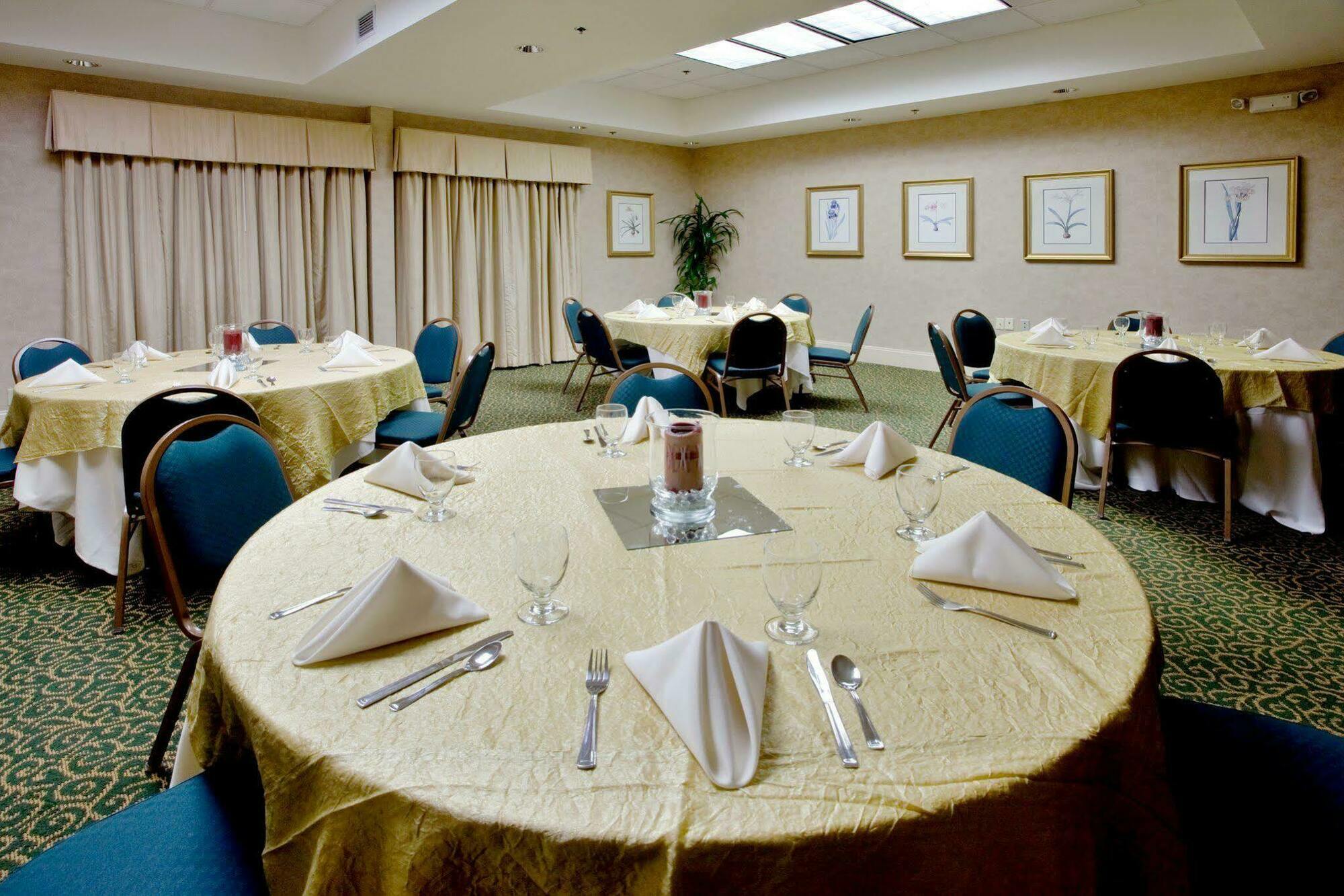 Holiday Inn & Suites Raleigh Cary By Ihg Étterem fotó